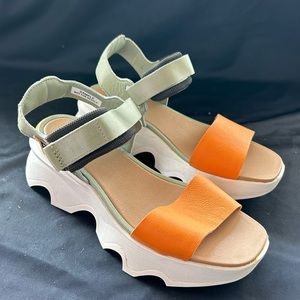 SOREL - Kinetic Sandal - Safari - Size 7 - SAMPLE